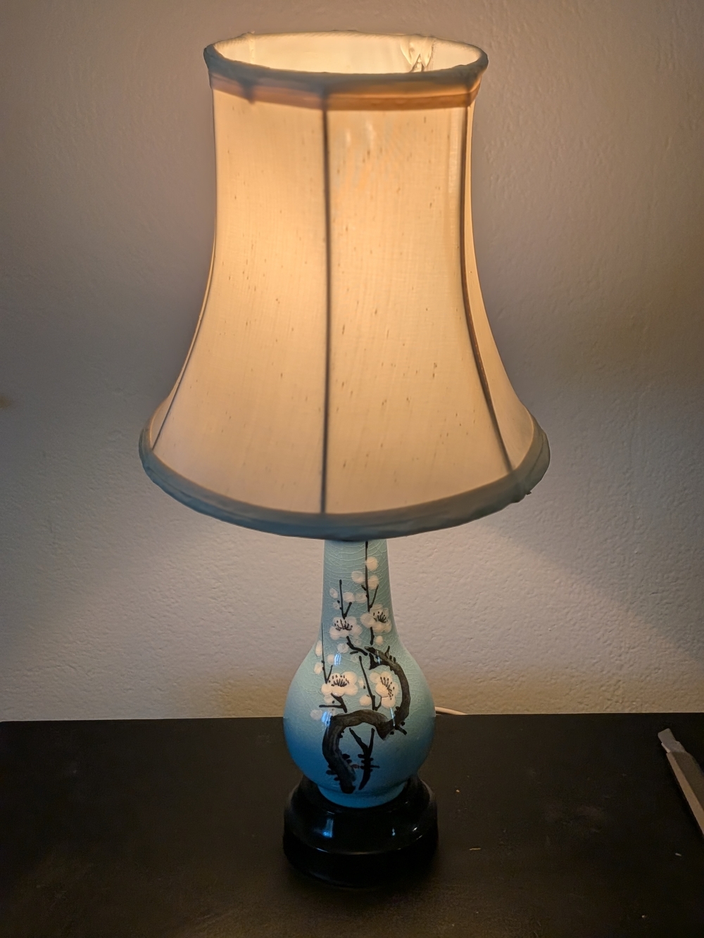 Vintage Japanese Kutani Style Ceramic Table Lamp. Blue Glaze. Floral Motif